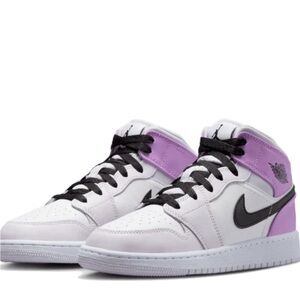 ❌ SOLD ❌ Kid’s Air Jordan 1 Mid Top Barely Grape
